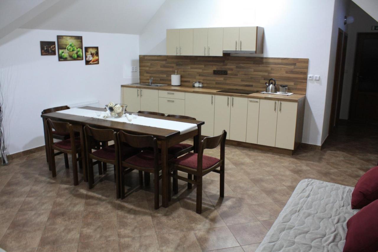 Areal Zavadilka Apartment *